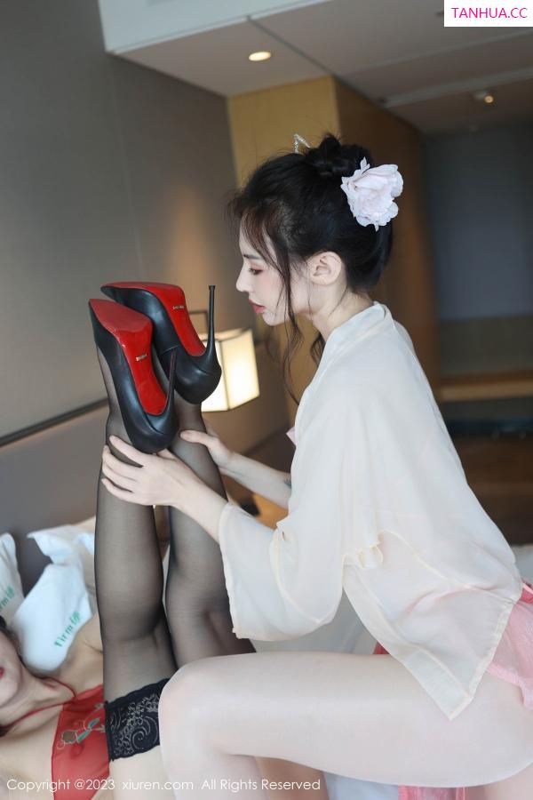 小蛮妖  [XiuRen]高清写真图 2023.09.26 No.7440 模特合集 月野兔美妞＆曼柔第17张图片